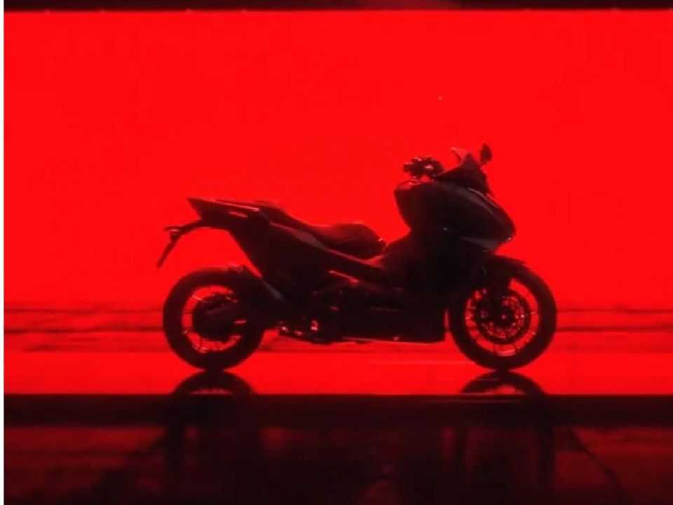 Teaser mostra mais detalhes da nova Honda Forza 750